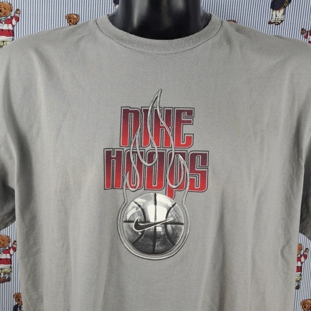 Y2K Nike Hoops basketball raised flames spellout graphic grey & red XL t-shirt